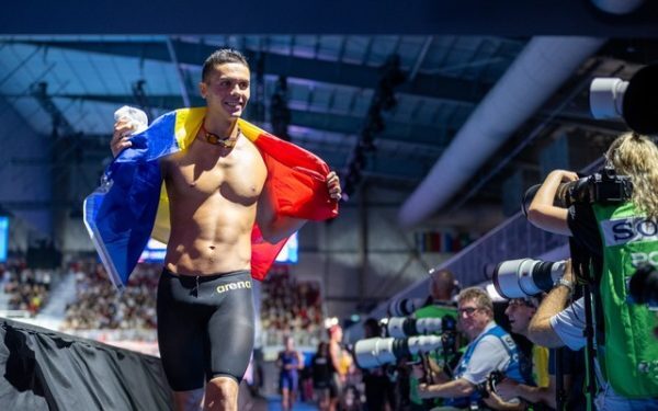 Popovici, al treilea AUR la 100m liber! Record național la 100m fluture