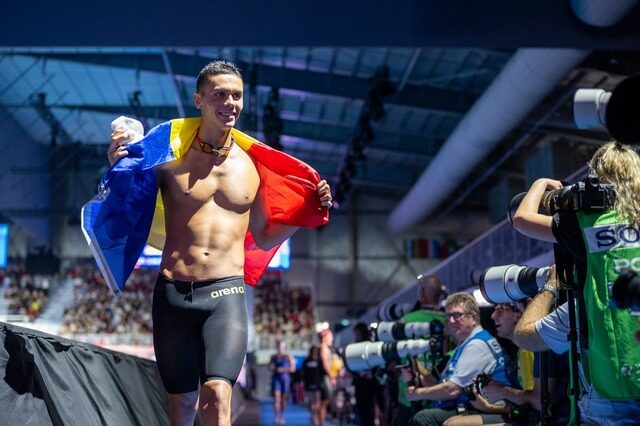Popovici, al treilea AUR la 100m liber! Record național la 100m fluture