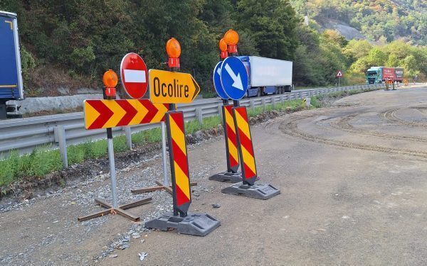 Valea Oltului, blocată pe DN7: Traficul deviat până la Anul Nou