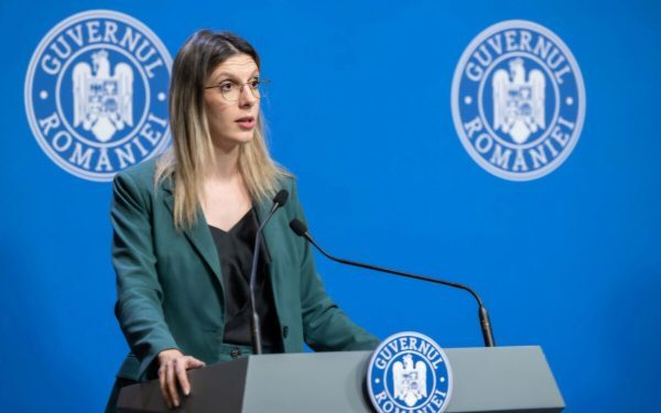 Prosumatorii cer consultări pentru „Casa Verde Baterii”: Avertisment riscuri Răspuns: Prosumatorii cer consultări pentru Casa Verde Baterii: Risc prețuri umflate
