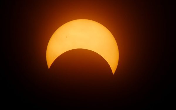 Eclipse solară 2026: Unde vezi spectacolul în România, imagini LIVE