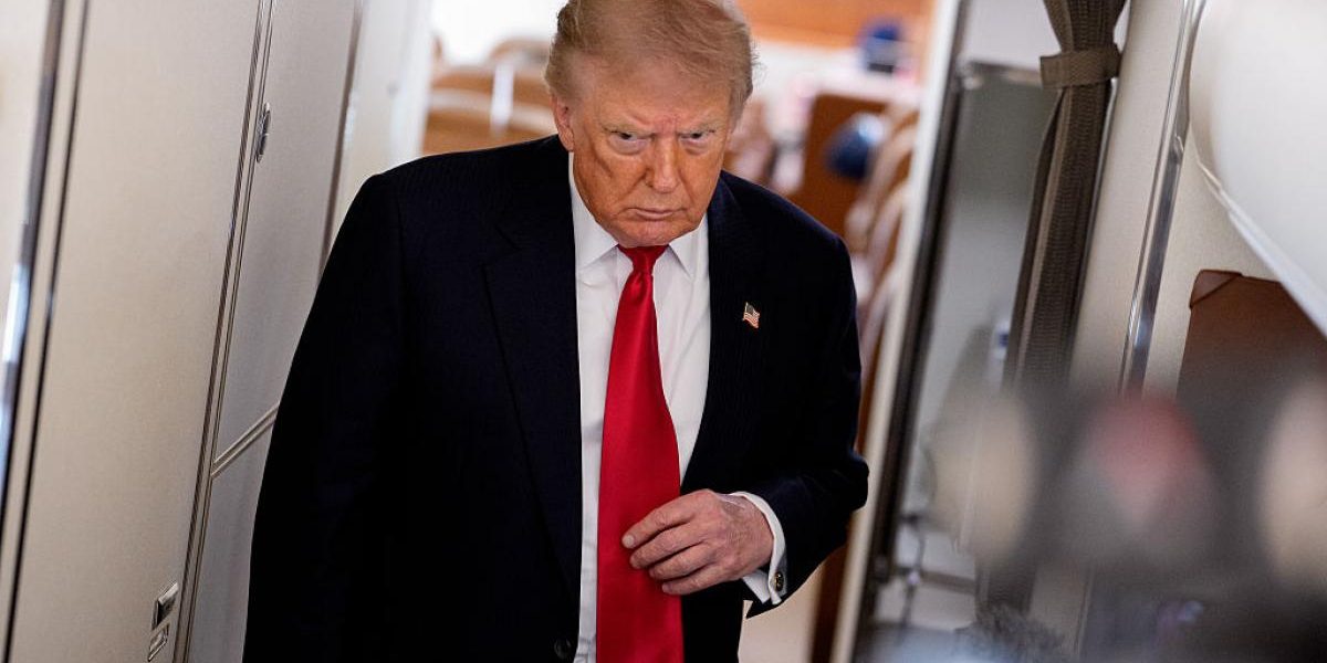 Trump neagă criza de muniții, amenință scurgerile de informații