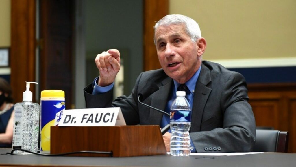 Fauci, controverse vaccin COVID-19: Sarcina, riscuri spontane