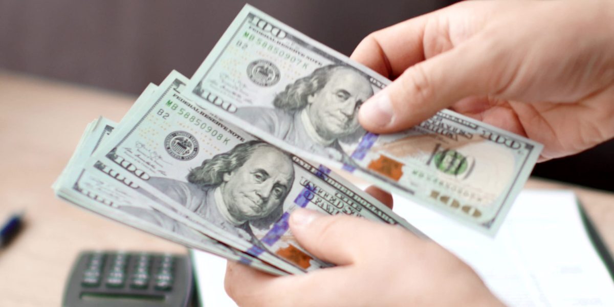 Diaspora salvează țări: Fără banii lor, ce economii se prăbușesc
