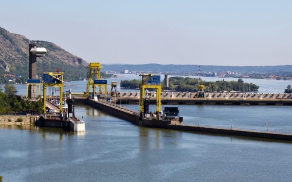 România, frig și penurie: capacitate uriașă, producție mică