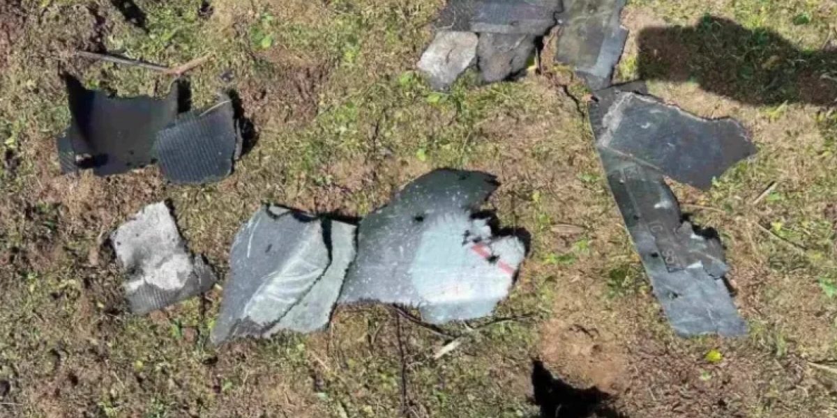 Dronă militară prăbușită în Moldova, incendiu puternic