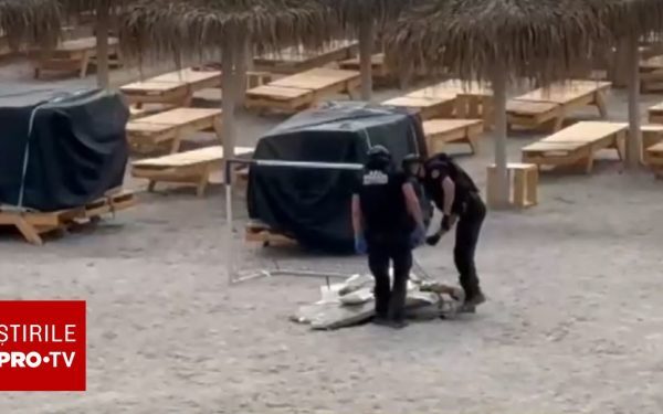 Turiste curajoase, dronă cu explozibil, salvată din mare