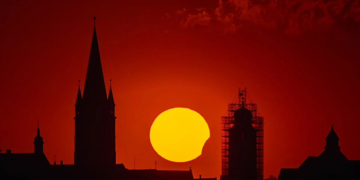Fotograf acuzat de fals după ce a prins perfect eclipsa la Sibiu
