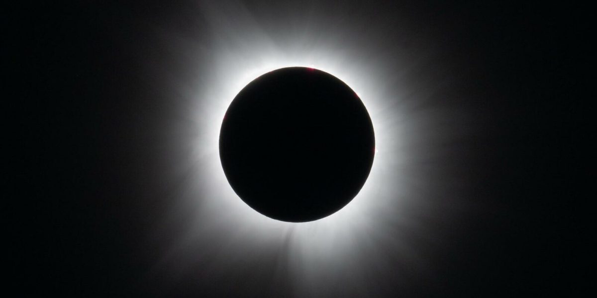 NASA prinde umbra eclipsei, prelungește totalul la aproape 3 minute