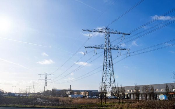 Nuclearelectrica importă curent din Ucraina pe fondul secetei