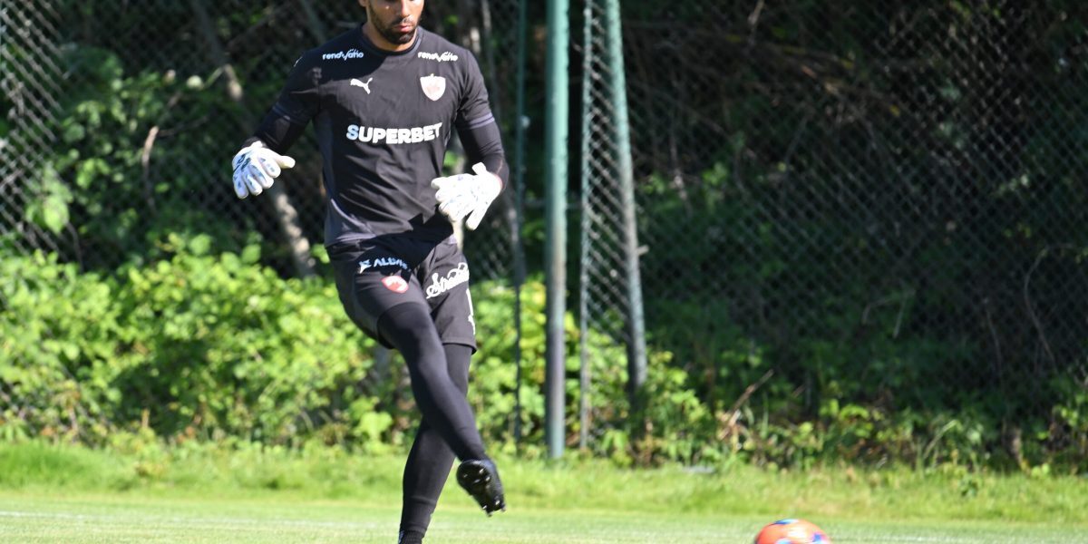 Epassy la Dinamo: Nicolescu confirmă plecarea portarului