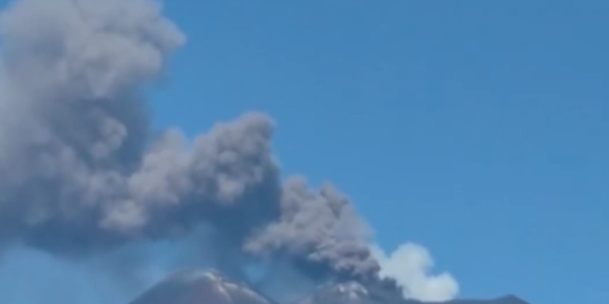 Alertă în Grecia: Cerul spectaculos blochează zboruri spre destinația favorită