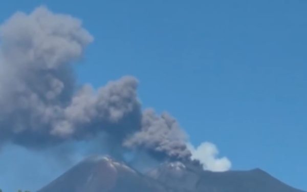 Alertă în Grecia: Cerul spectaculos blochează zboruri spre destinația favorită