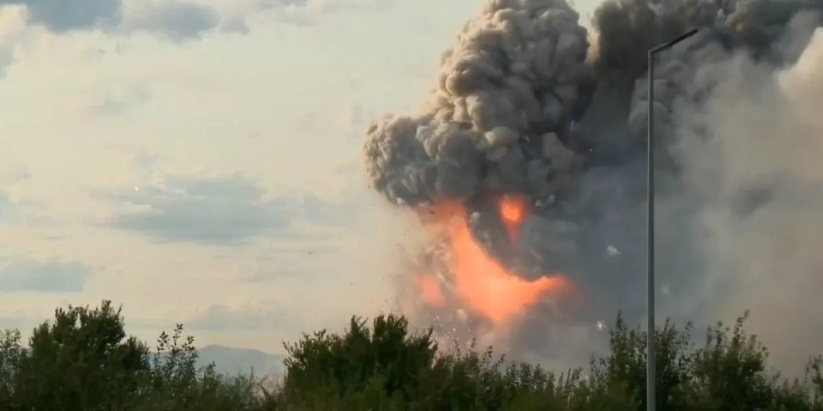 Explozii devastatoare la granița României: 300 de muncitori evacuați