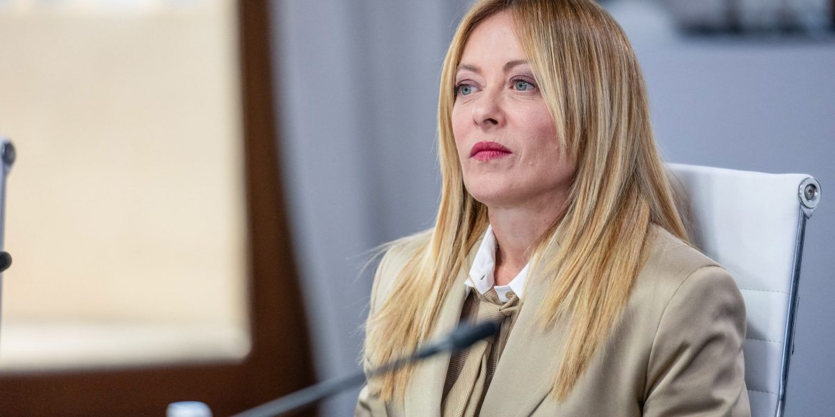 Meloni, presată de extrema dreaptă, își radicalizează mesajul