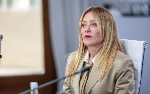 Meloni, presată de extrema dreaptă, își radicalizează mesajul