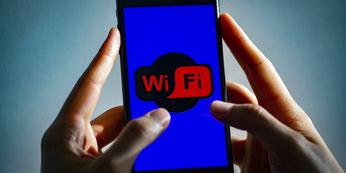 Wi-Fi Hoteluri: Hackerii atacă. Semnul de pericol ascuns