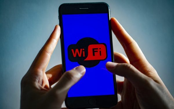 Wi-Fi Hoteluri: Hackerii atacă. Semnul de pericol ascuns