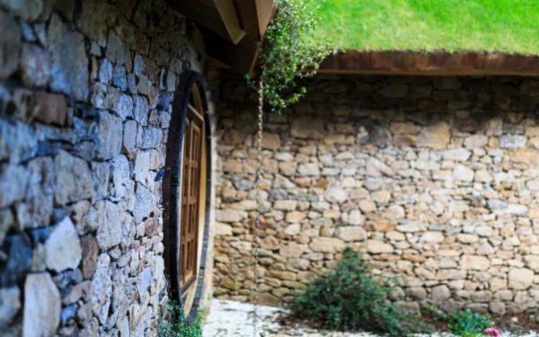 Hobbitul: Casa de basm, construită într-o zonă superbă a Europei. Fascinație totală