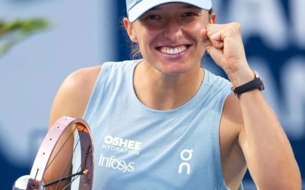 SWIATEK, REGINĂ LA CANADIAN OPEN DUPĂ CE A DOBORÂT-O PE RYBAKINA