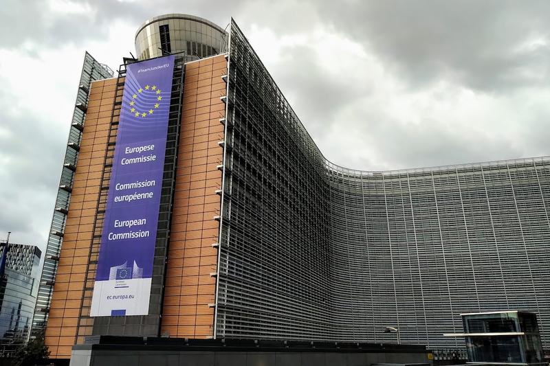 CE! UE cere explicații României despre legea decarbonizării