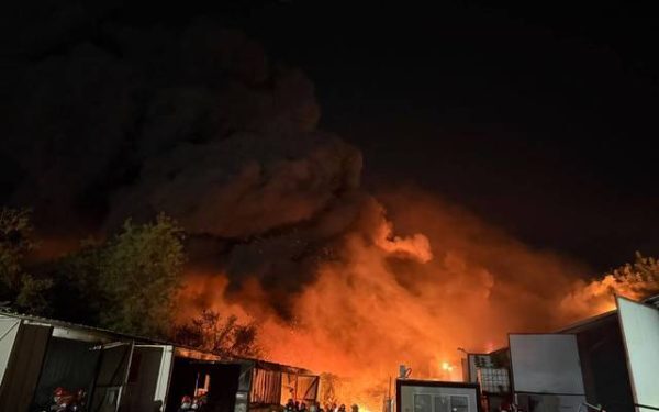 Foc mistuitor în Sectorul 1, fum toxic, RO-Alert