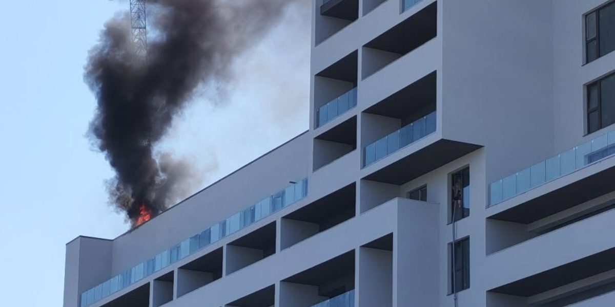 București: Incendiu violent, flacără deschisă lângă Dedeman Ghencea