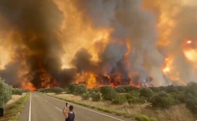 Incendiu Spania: 4.000 hectare arse, flăcările scapă de sub control
