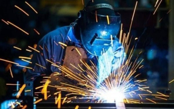 Industria a scăzut în iunie, dar traiectoria e sumbră pe S1