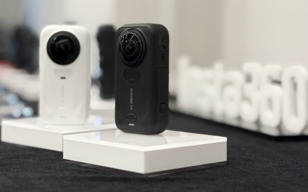 Cameră 360 revoluționează filmatul: un dispozitiv face cât trei