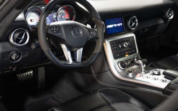 Șoferi vs. Mercedes-AMG: Proces pentru scaune defecte