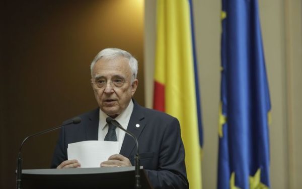 Isărescu, avertisment politic: Vorbe goale, faptele contează