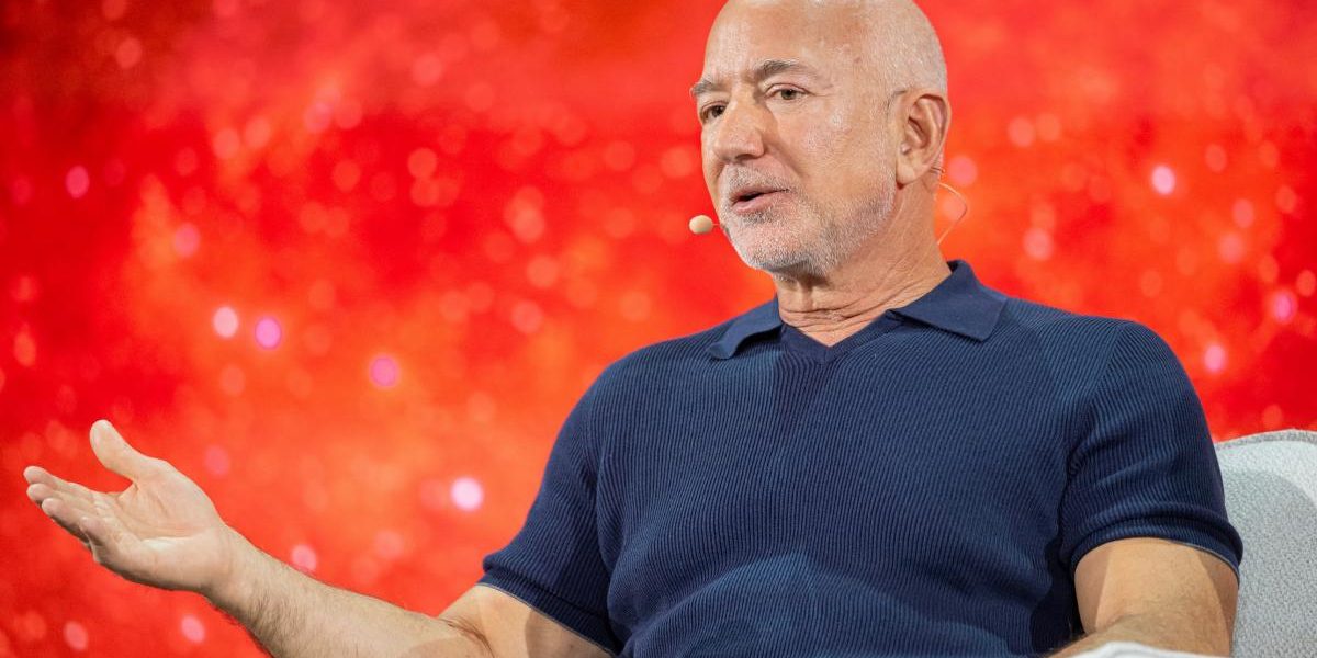 Bezos, aproape de Liverpool: Tranzacție de 1,55 miliarde euro