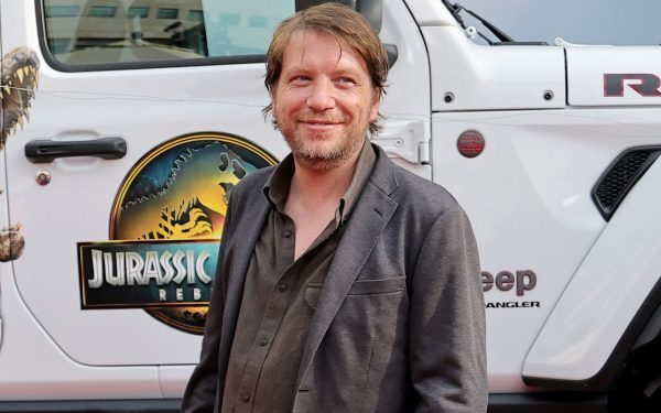 Jurassic World în haos: Regizorul pleacă, vedetele revin
