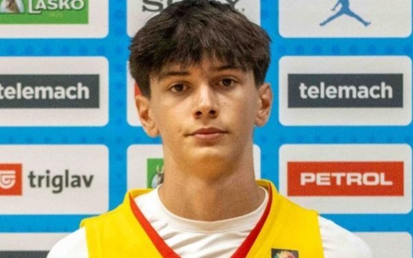 Jucător-minune, 15 ani, chemat la naționala de seniori