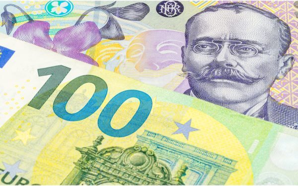 Leu-euro: Cursul se menține stabil pe piață