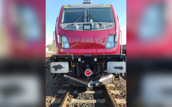 Locomotive noi de 90 mil. euro stau în gară. Ce le blochează pe șinele din România