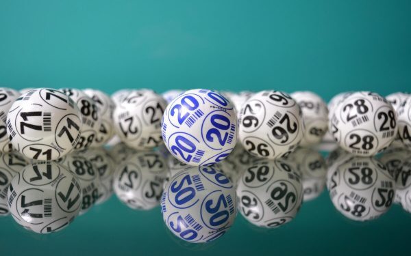 Loto 6/49: Report de 9,5 mil. euro azi, la ce oră e tragerea