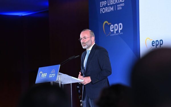 România riscă să piardă banii europeni din PNRR