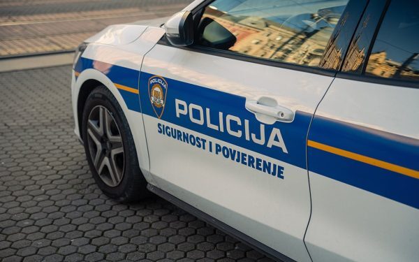 Scandal URIAȘ în poliția croată: Relații intime la birou