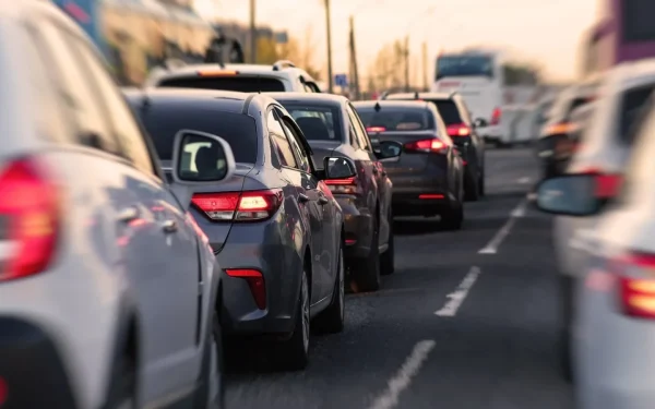 Mașini blocate: Datoriile locale împiedică achiziția
