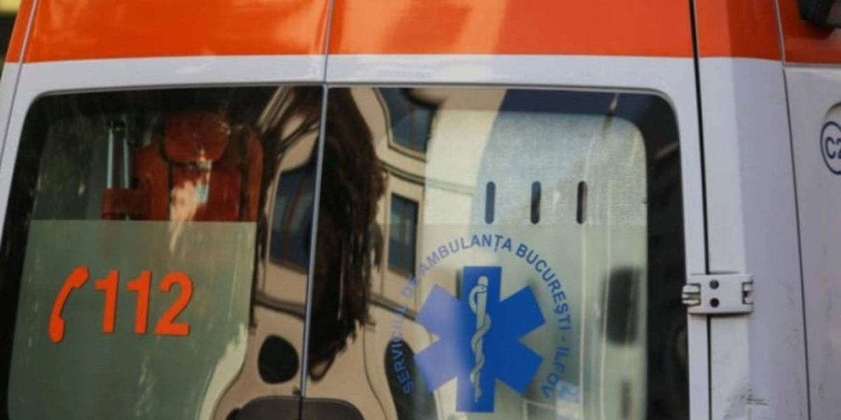 Băiat de 15 ani bătut crunt pe malul pârâului, dus la spital