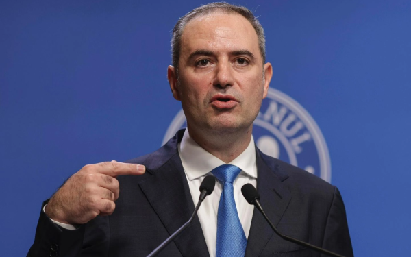 Nazare, favorit la Palatul Victoria, evită: „Discuțiile sunt între partide”