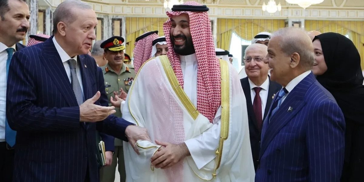 Marile puteri musulmane unesc forțele: Turcia, Arabia Saudită și Pakistan formează o alianță