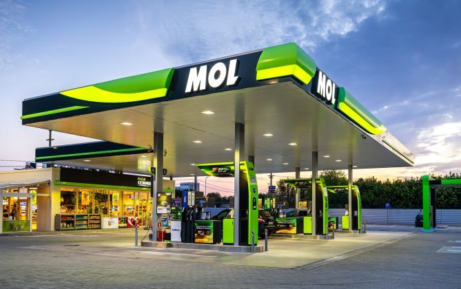 MOL vs. București: Bătălia pe banii Agip continuă