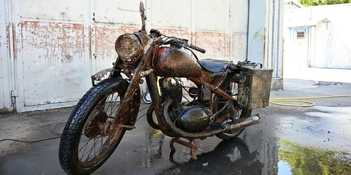 Dunăre, relicvă Wermacht: Motocicletă „nouă” cu 2 soldați prinși