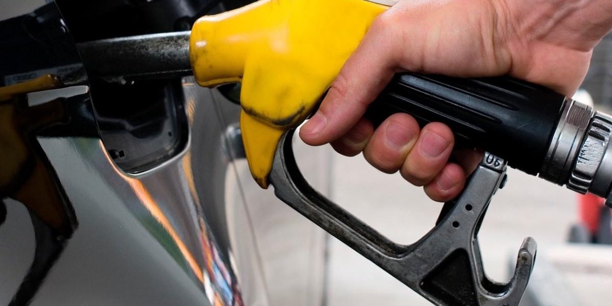 Motorina premium la 11 lei: Prețurile carburanților, explozie iminentă