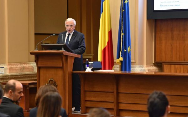 Isărescu: Fitch și Moody’s corect. Avertisment politicienilor