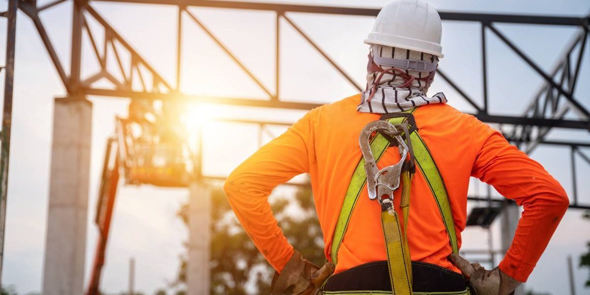 Salarii uriașe pentru constructori și electricieni: 7.000 euro