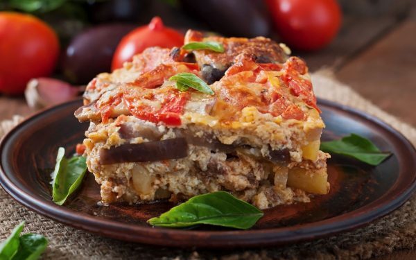 Musaca de post: Gust intens fără carne, gata în 40 de minute